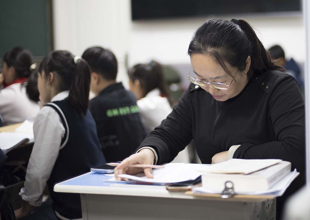 王慧老师985华中科技大学毕业